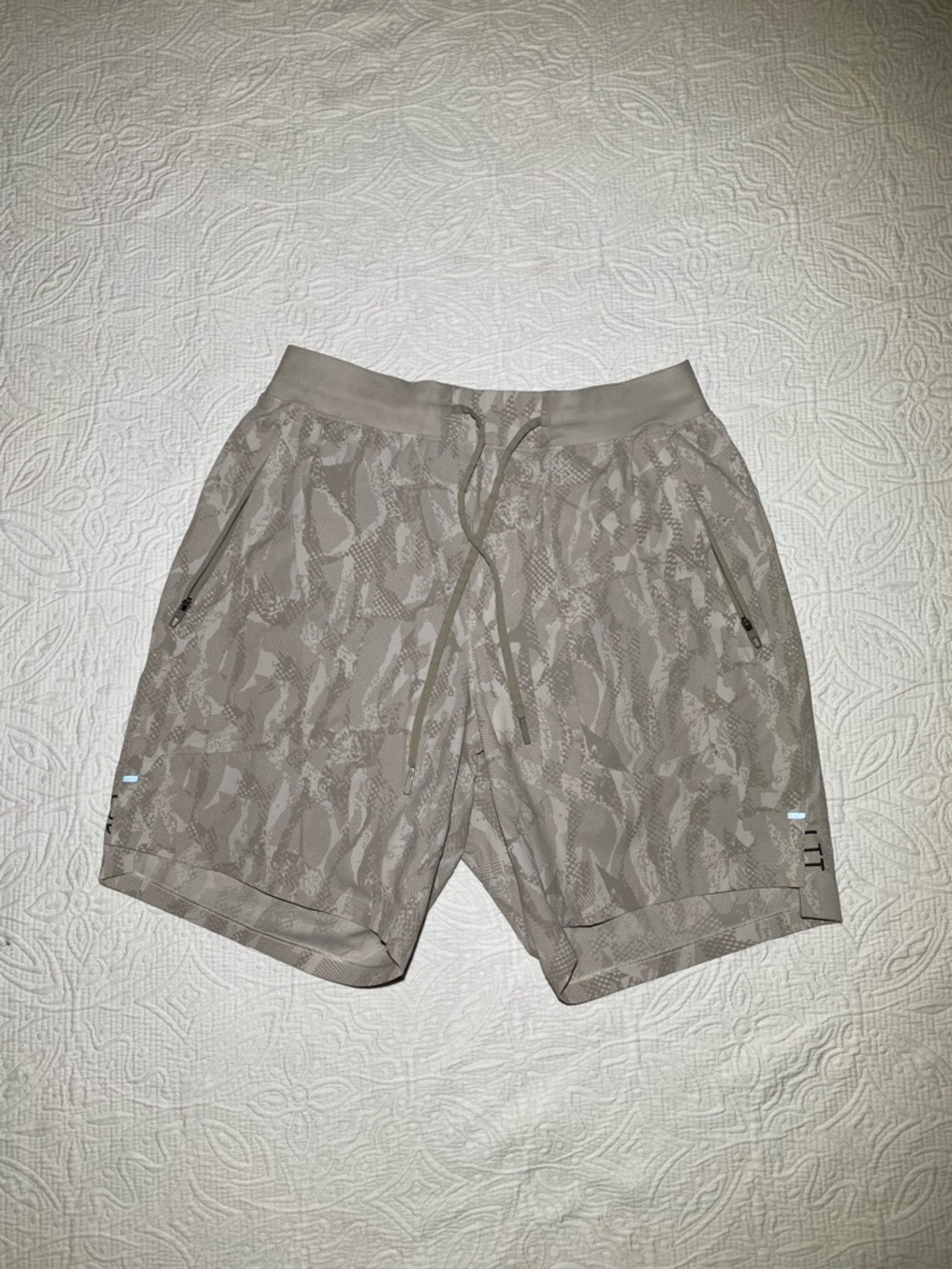 lululemon athletica Men's Tan Beige Camo Athletic Shorts